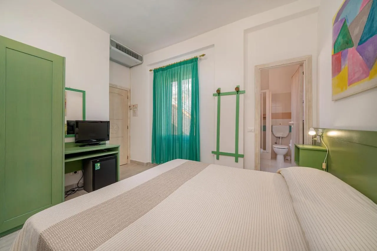 Hotel Marinaro Santa Teresa Gallura 3*,
