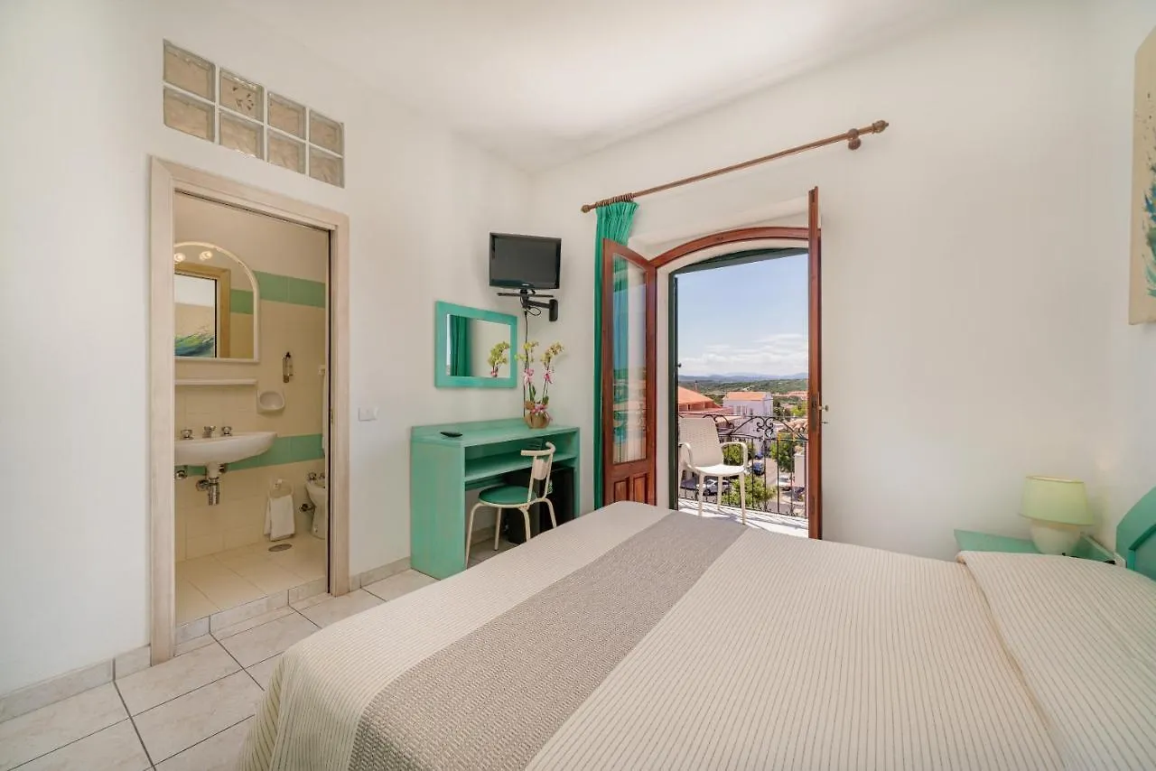 Hotel Marinaro Santa Teresa Gallura 3*,